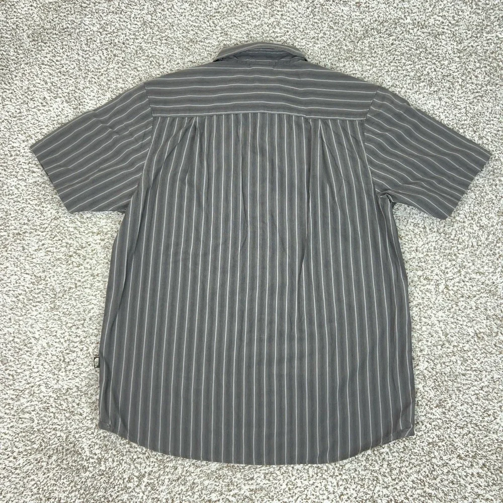 The North‎ Face Shirt Mens Medium Gray Stripe Short Sleeve Button Hiking Outdoor